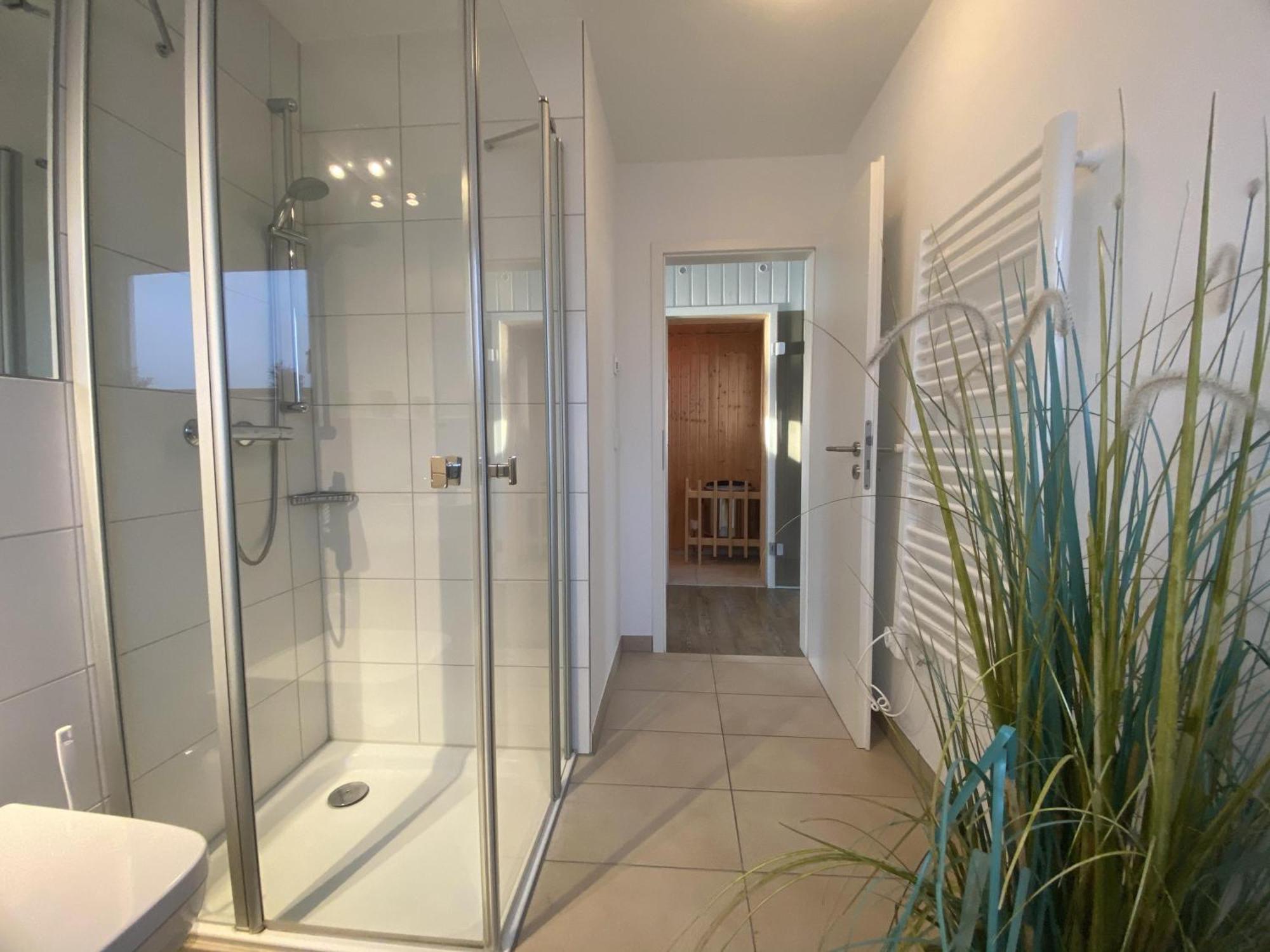 Schwimmendes Ferienhaus Antares One By Seeblick Ferien Oro, Rundum Wasser, Sauna Olpenitz Esterno foto