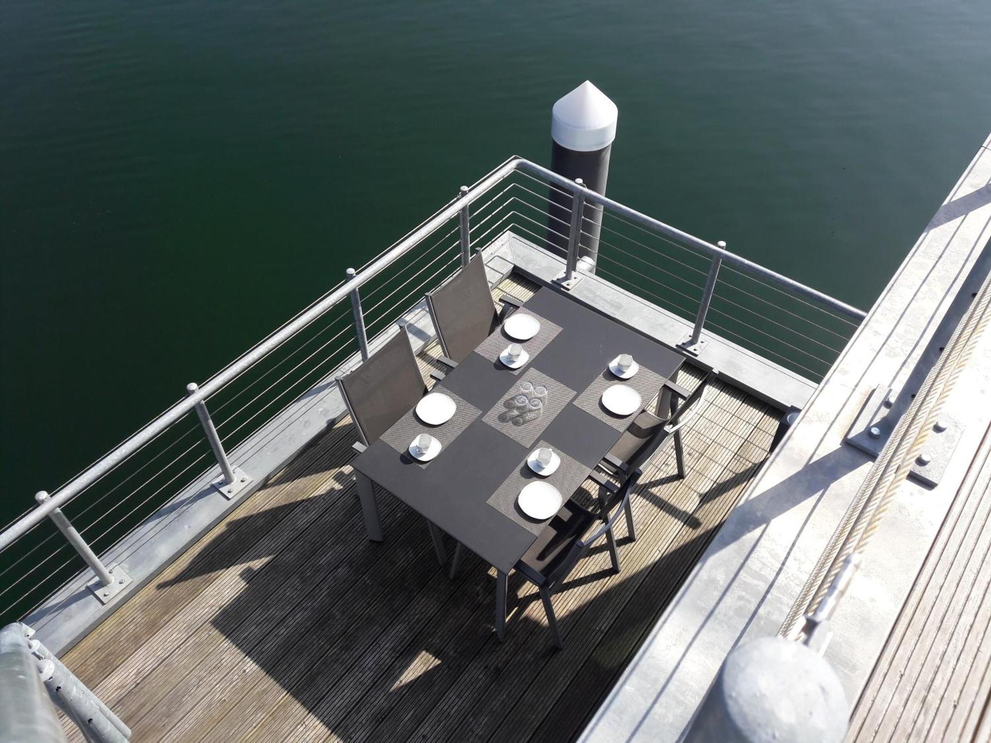 Schwimmendes Ferienhaus Antares One By Seeblick Ferien Oro, Rundum Wasser, Sauna Olpenitz Esterno foto