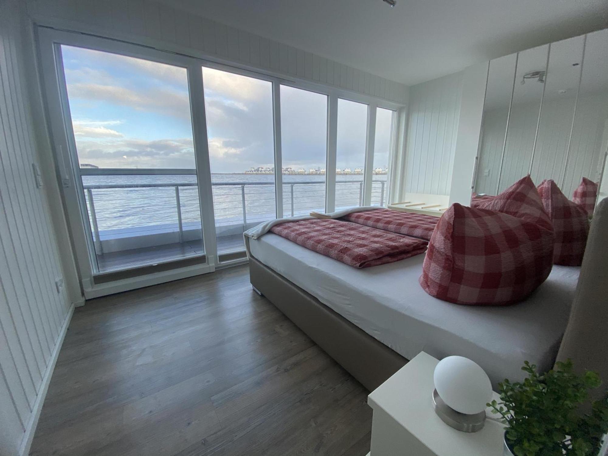 Schwimmendes Ferienhaus Antares One By Seeblick Ferien Oro, Rundum Wasser, Sauna Olpenitz Esterno foto