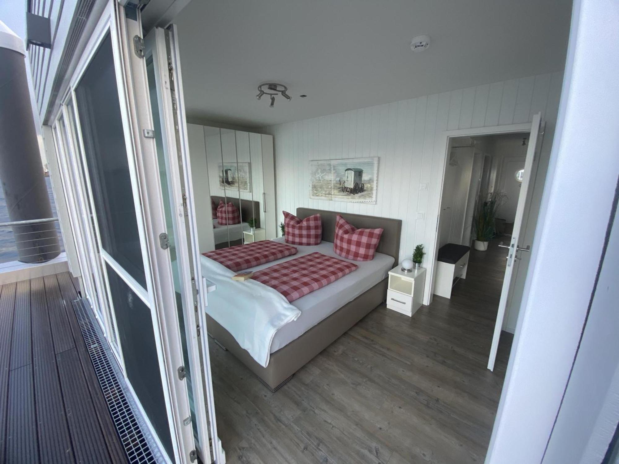 Schwimmendes Ferienhaus Antares One By Seeblick Ferien Oro, Rundum Wasser, Sauna Olpenitz Esterno foto